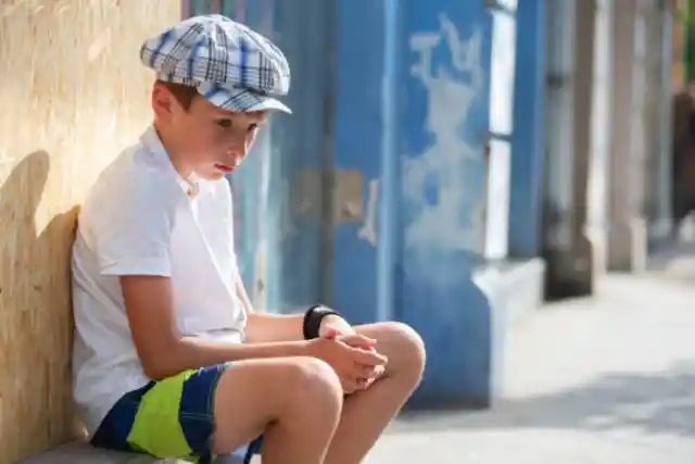 Little Boy Sits Outside Restaurant Every Day Waiting For Manager To Recognize Him