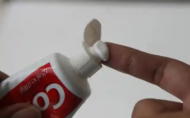 Toothpaste as an anti-pimple treatment