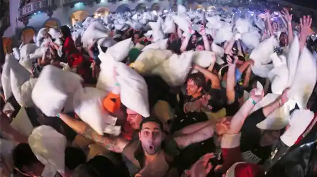 Largest Pillow Fight