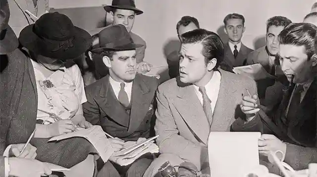 Orson Welles And The War Of The Worlds Broadcast Induced Widespread Panic In 1938