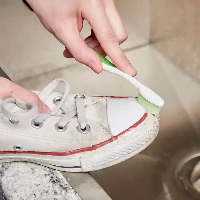 39. Remove Dirt From Your Shoes