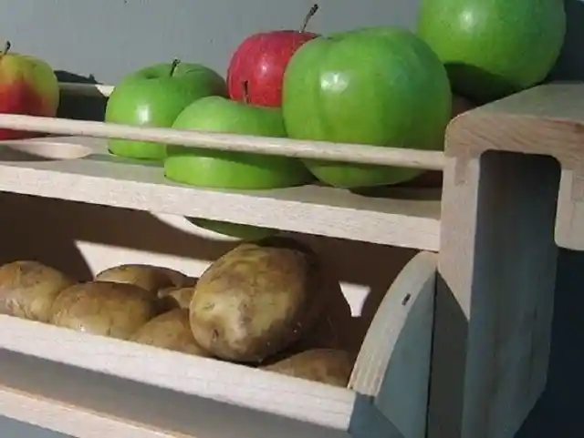 26. Store Potatoes And Apples Together