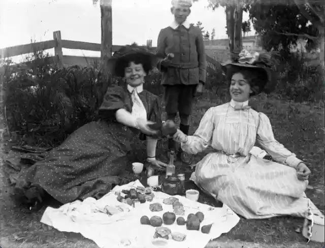 Friends Having a Picnic – 1900s