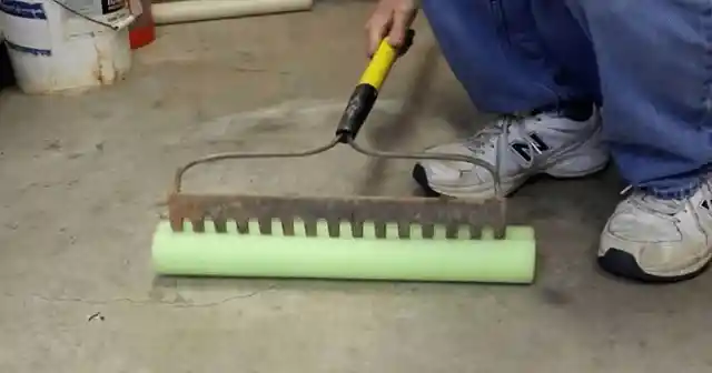 35. Super-Fast Floor Squeegee