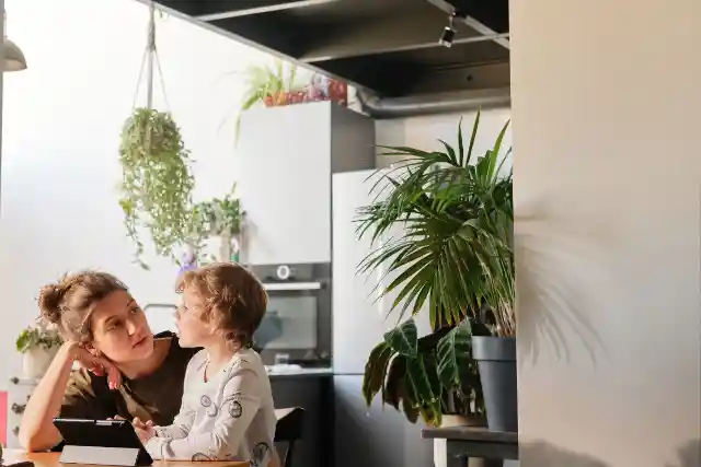 Son Sees Dad At KFC, Mother Says It’s Impossible