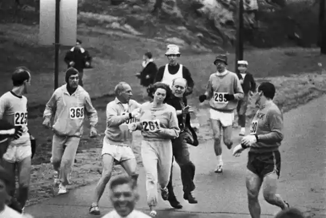 ¿Pueden las mujeres competir en el maratón de Boston?