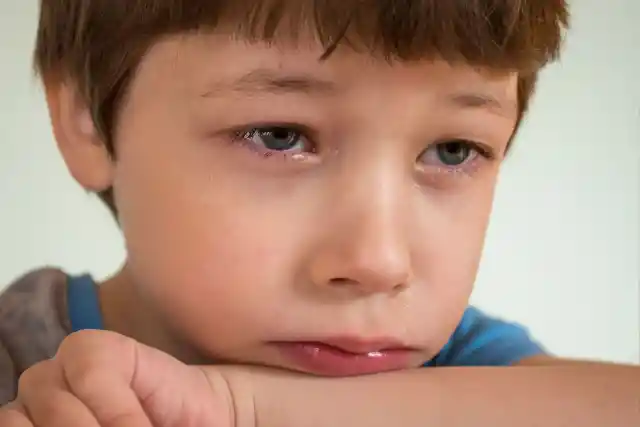 Little Boy Sits Outside Restaurant Every Day Waiting For Manager To Recognize Him