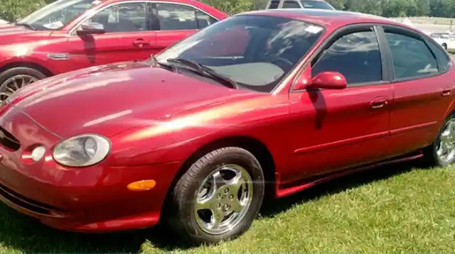 Ford Taurus (1996)