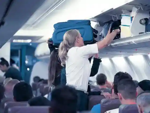 65 HISTORIAS DE LA VIDA REAL DE PASAJEROS DE AEROLÍNEAS VERGONZAMENTE TITULADOS