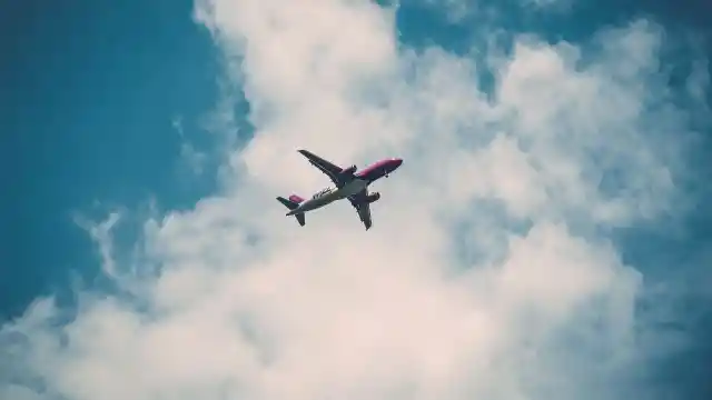 Man Orders One Meal To Share With Girls, Flight Attendant Finds Out Secret