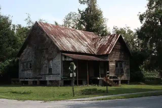 A Mysterious Abandoned House