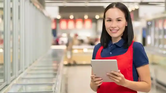 Mom Keeps Winning Jackpot Until Manager Notices What She Does In Bathroom