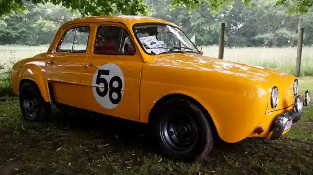 Renault Dauphine (1956)