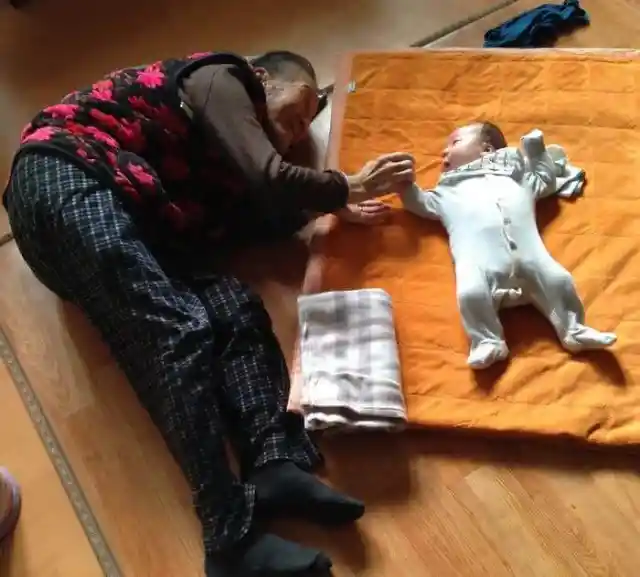 One Month Old Baby And His 97-Year-Old Korean Great Grandmother