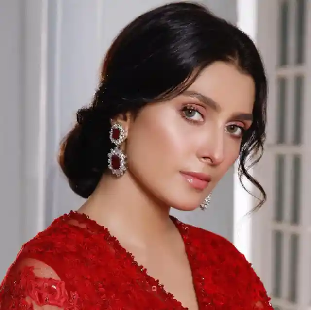 Pakistan — Ayeza Khan