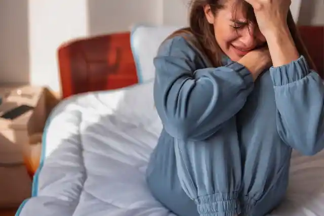 Son Sees Dad At KFC, Mother Says It’s Impossible