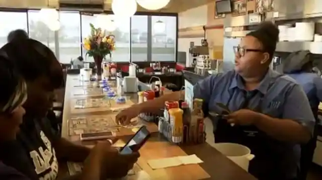 This Waffle House Waitress Was Being Filmed And It Got Her On The Cover Of Newspaper