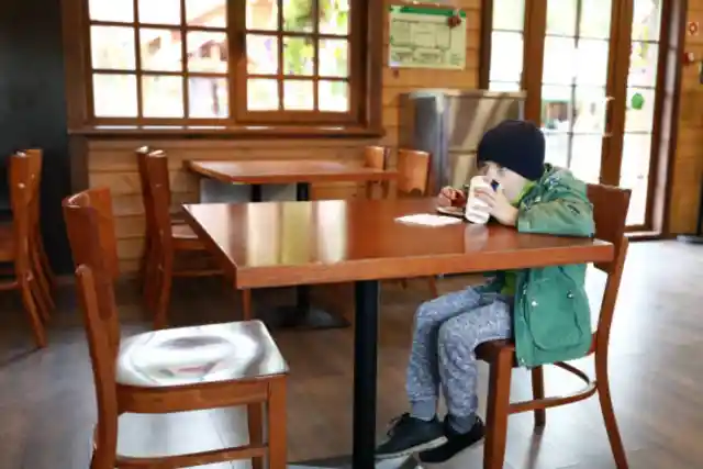 Little Boy Sits Outside Restaurant Every Day Waiting For Manager To Recognize Him