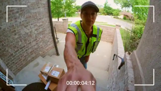 Delivery Driver Demands Husband To Recognize Her Before She Leaves