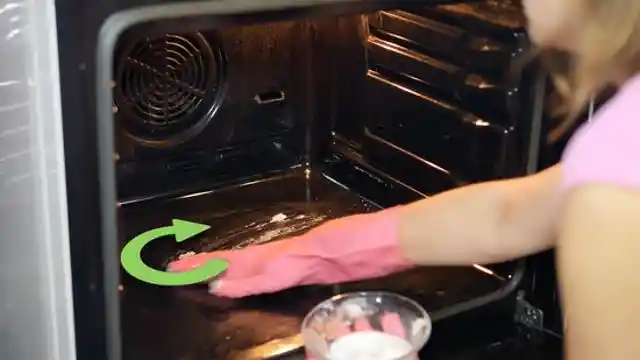 Freshen Your Oven With This Hack