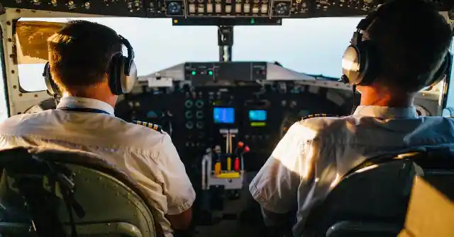 Man Orders One Meal To Share With Girls, Flight Attendant Finds Out Secret