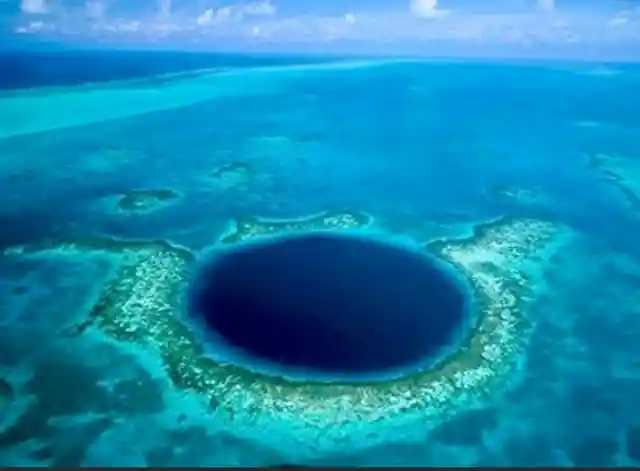 Divers Reach The Bottom Of The Great Blue Hole And Discover A Strange Secret