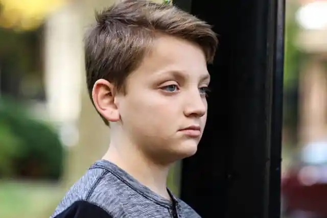 Little Boy Sits Outside Restaurant Every Day Waiting For Manager To Recognize Him