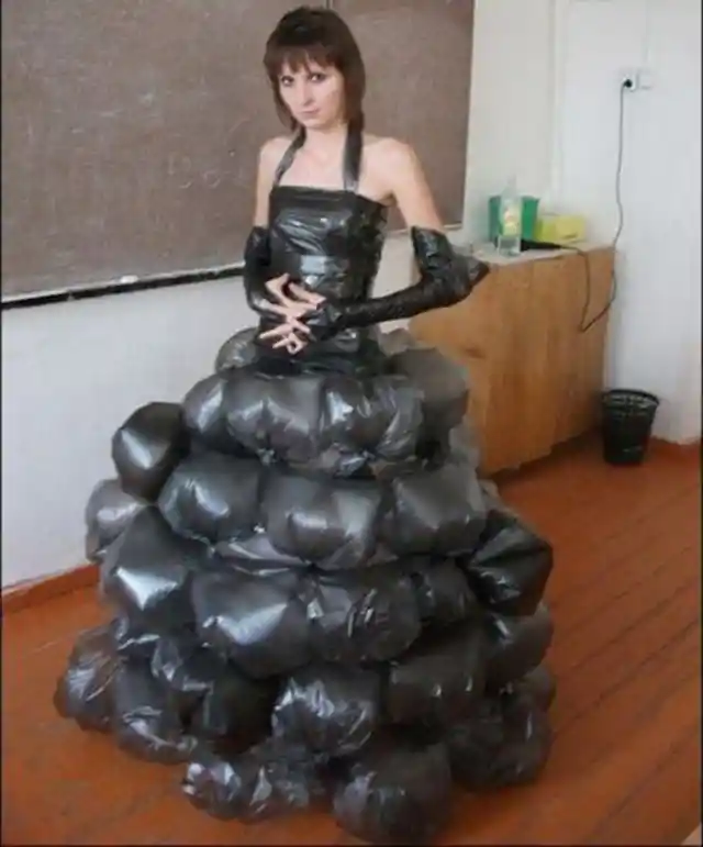 Un Vestido De La Basura