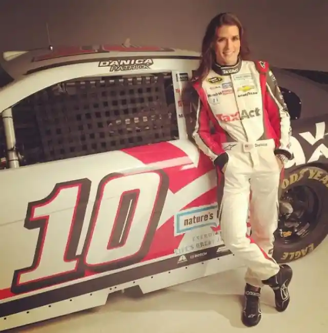 Cómo Una Chica De Pueblo Se Convirtió En Una Corredora De Fama Mundial: La Vida De Danica Patrick Dio Más Vueltas Que Una Pista De Carreras