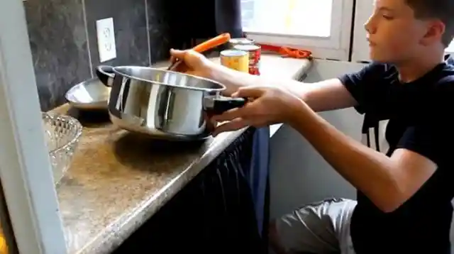 Una Pequeña Cena Familiar