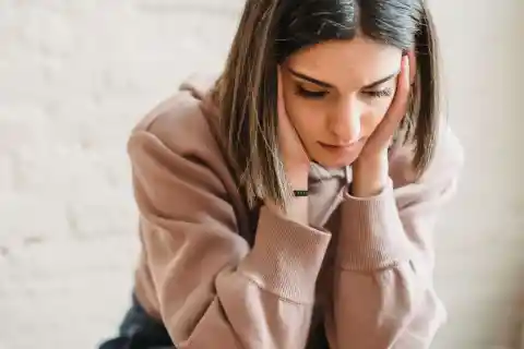 Mom Recognizes Son's New Teacher and Swiftly Pulls Him from Class