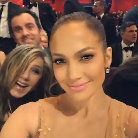 Jennifer Photobombs Jennifer