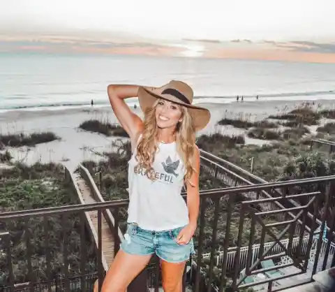 Sara Walsh - Fuera De La Pantalla