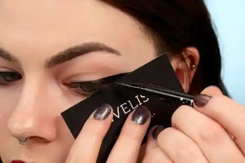 Draw your eyeliner with a credit card