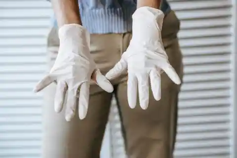 Slip on rubber gloves with no difficulty