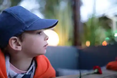 Little Boy Sits Outside Restaurant Every Day Waiting For Manager To Recognize Him