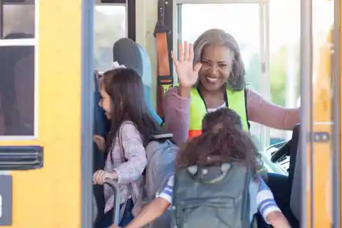 Bus Driver Won’t Let Kids Off Bus, Regrets It When Dad Shows Up