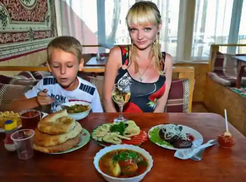 Little Boy Sits Outside Restaurant Every Day Waiting For Manager To Recognize Him