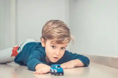 Little Boy Sits Outside Restaurant Every Day Waiting For Manager To Recognize Him