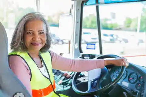 Bus Driver Won’t Let Kids Off Bus, Regrets It When Dad Shows Up