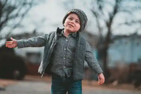 Little Boy Sits Outside Restaurant Every Day Waiting For Manager To Recognize Him