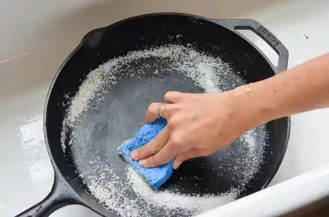 39. Wash a Cast Iron Skillet With Coarse Salt