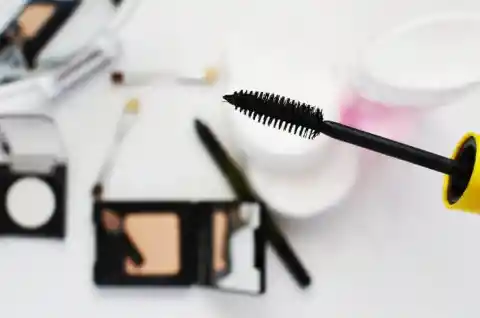 Don't Pump The Mascara Wand