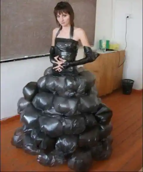 Un Vestido De La Basura