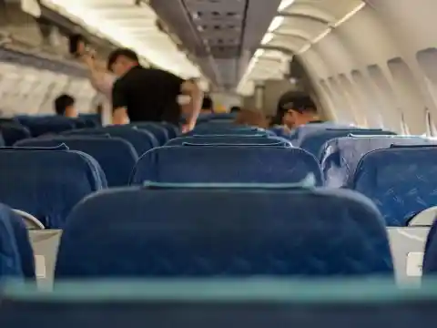 65 REAL LIFE STORIES OF EMBARRASSINGLY ENTITLED AIRLINE PASSENGERS