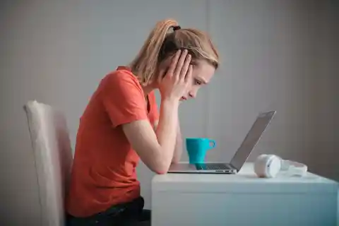 Wife Visits Husband’s Favorite Restaurant, Finds Out His Secret