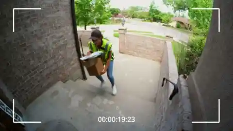 Delivery Driver Demands Husband To Recognize Her Before She Leaves