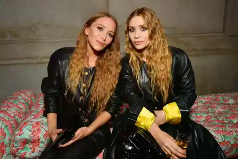38. The Olsen Twins' Secret Photo Trick